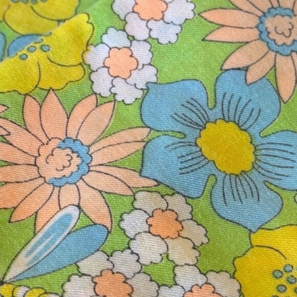 4 Retro Cloth Napkins, Great Condition, no Stains 16 X 16. - Picture 9 of 10